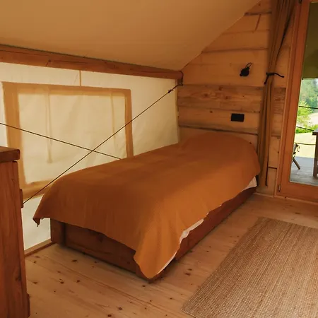 Lakeside Glamping Tents Mazijev Gric Gradisce pri Lukovici