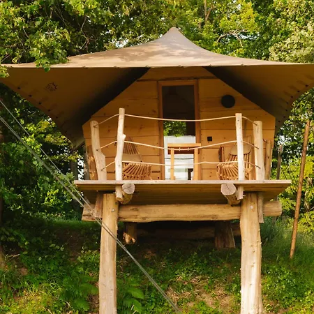 Campismo de Luxo Lakeside Glamping Tents Mazijev Gric Gradisce pri Lukovici