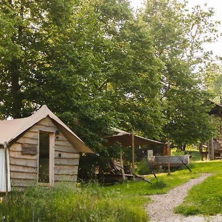 Lakeside Glamping Tents Mazijev Gric Campismo de Luxo Gradisce pri Lukovici